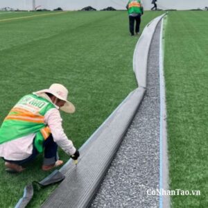 Quy trình thi công sân bóng cỏ nhân tạo